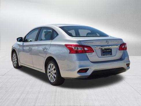 Used 2018 Nissan Sentra S FWD image 3