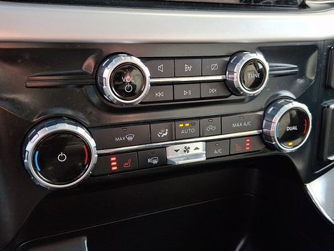 Used 2022 Ford F150 XLT w/ Equipment Group 302A High image 17