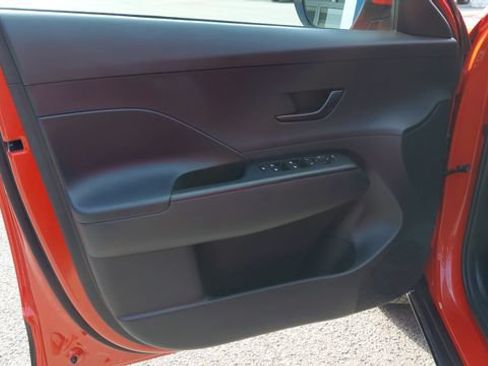 Used 2025 Hyundai Kona SEL AWD/4WD image 12