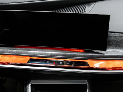 Used 2023 BMW 760i xDrive image 34