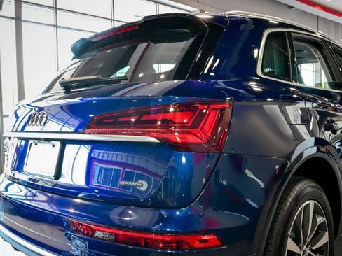Used 2023 Audi Q5 2.0T Premium w/ Convenience Package AWD/4WD image 11