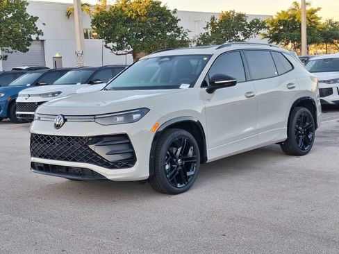 New 2026 Volkswagen Tiguan SE R-Line FWD image 3