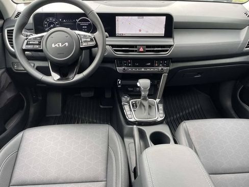 Used 2026 Kia Seltos EX FWD image 6