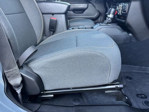 Used 2024 Jeep Gladiator Sport image 17