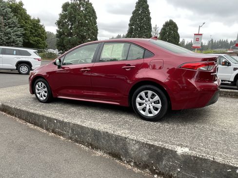 Certified 2025 Toyota Corolla LE FWD image 5