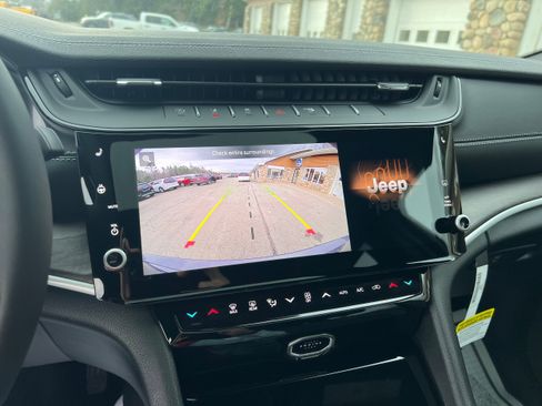 New 2026 Jeep Grand Cherokee Altitude image 16