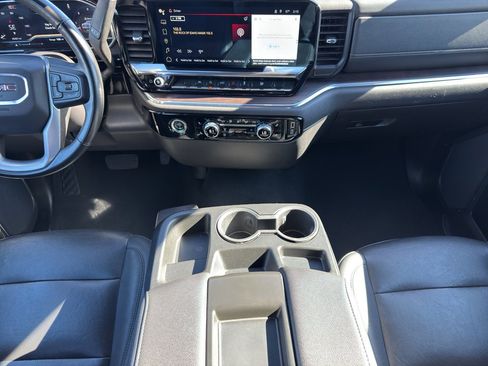 Used 2024 GMC Sierra 1500 SLT image 10