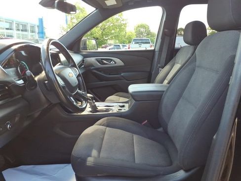 Used 2022 Chevrolet Traverse LT w/ LPO, Blackout Package AWD/4WD image 14