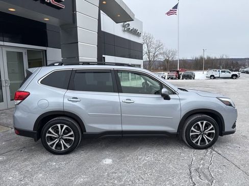 Used 2023 Subaru Forester Limited image 8