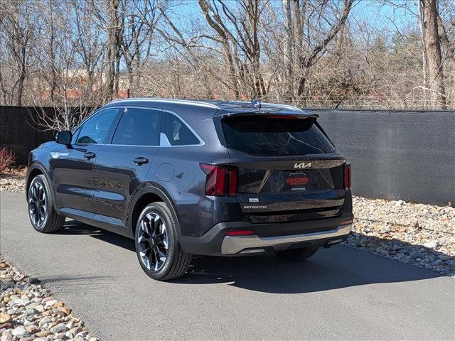 Used 2025 Kia Sorento EX FWD image 3
