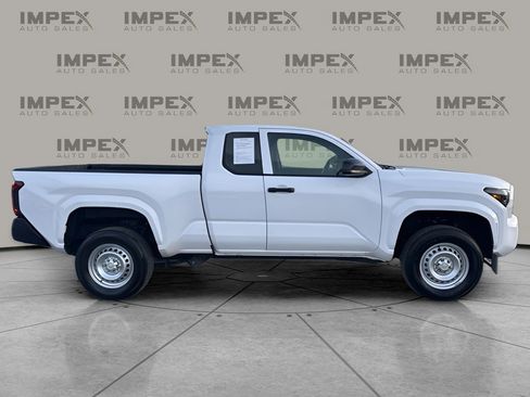 Used 2025 Toyota Tacoma SR image 6