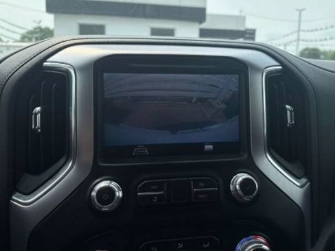 Used 2019 GMC Sierra 1500 SLE w/ SLE Value Package AWD/4WD image 3
