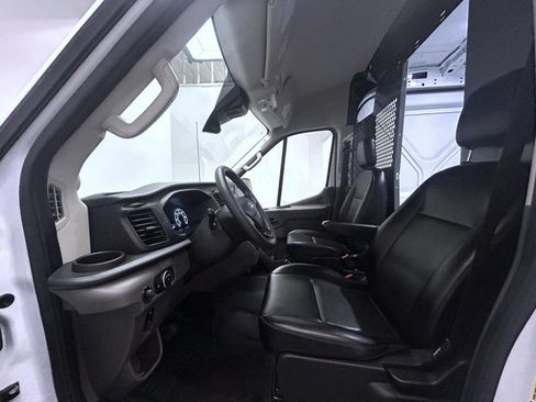 Used 2025 Ford Transit 250 148 Medium Roof RWD image 10