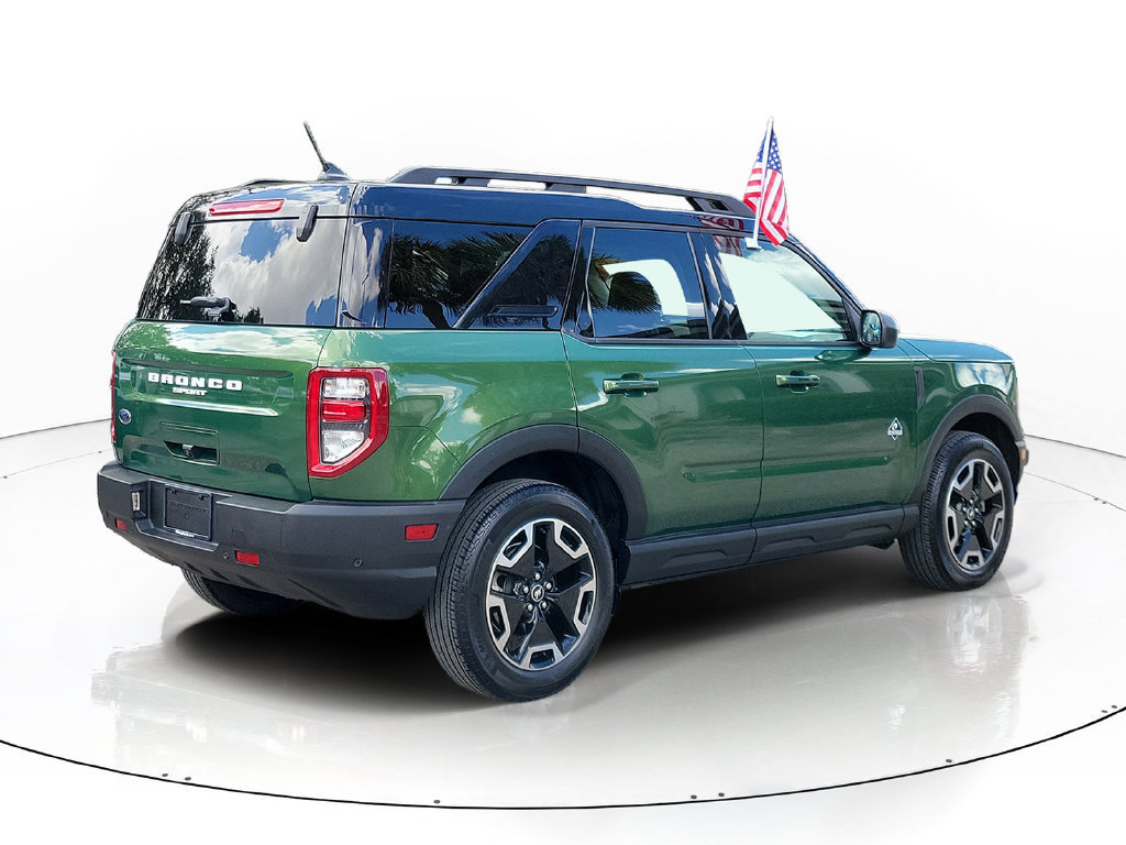 Certified 2024 Ford Bronco Sport Outer Banks w/ Tech Package AWD/4WD image 3