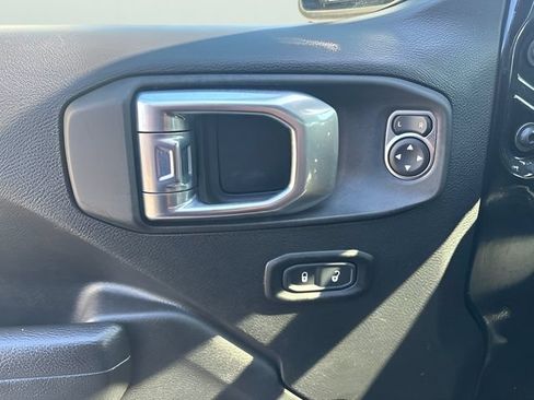 Used 2022 Jeep Gladiator Sport AWD/4WD image 10