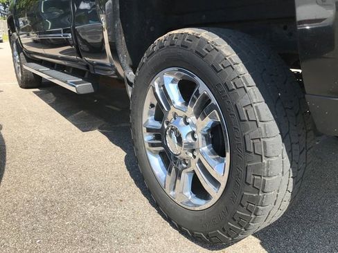 Used 2018 Chevrolet Silverado 2500 High Country w/ Duramax Plus Package AWD/4WD image 13
