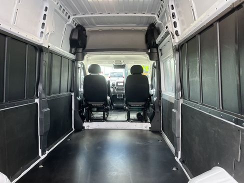 Used 2024 RAM ProMaster 3500 w/ Quick Order Package 22G SLT FWD image 12