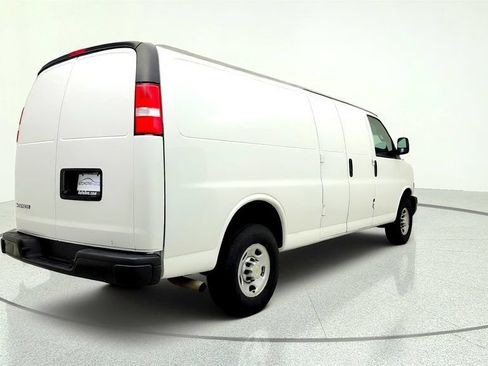 Used 2024 Chevrolet Express 3500 Extended RWD image 5