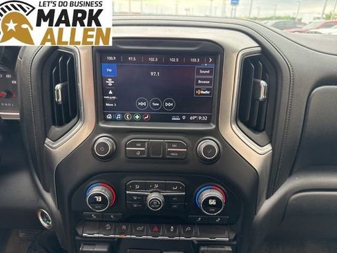 Used 2019 Chevrolet Silverado 1500 LT Trail Boss AWD/4WD image 9