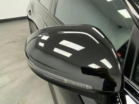Used 2021 Bentley Flying Spur V8 AWD/4WD image 14