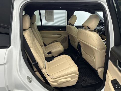 Used 2024 Jeep Grand Cherokee L Limited RWD image 17
