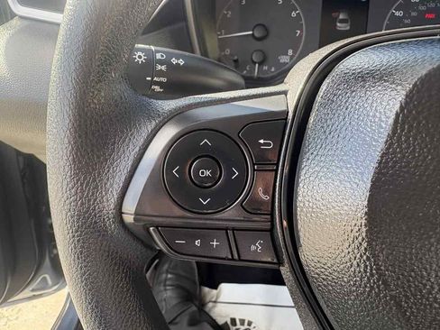 Used 2025 Toyota Corolla LE image 17