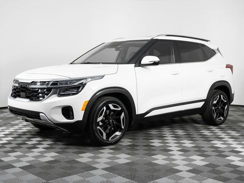 Used 2024 Kia Seltos SX w/ SX Sunroof Package image 1