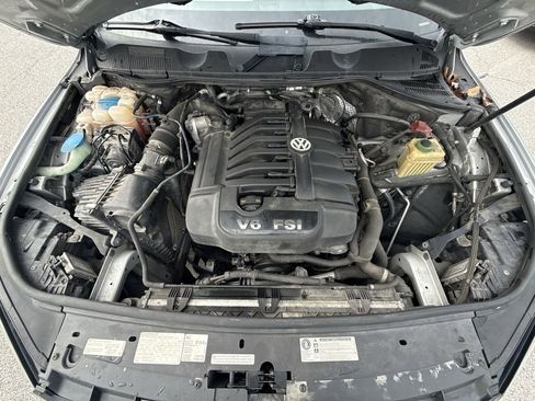 Used 2012 Volkswagen Touareg VR6 image 18