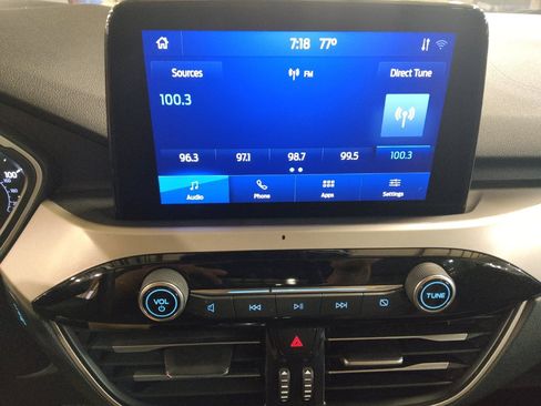 Used 2021 Ford Escape SE FWD image 25