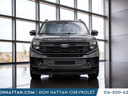 Used 2025 Ford Expedition Active AWD/4WD image 28