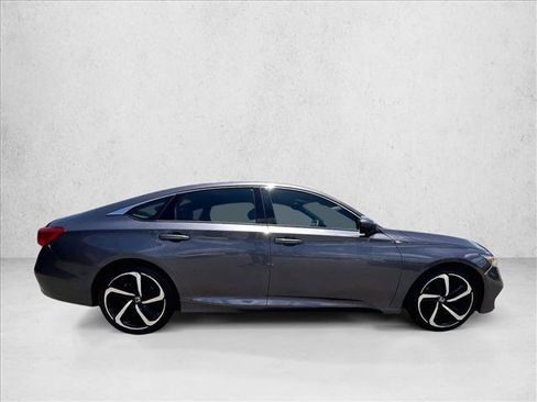 Used 2018 Honda Accord Sport image 5
