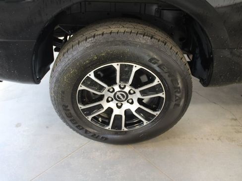 Used 2024 Nissan Titan SV image 53