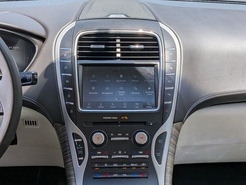 Used 2019 Lincoln Nautilus Black Label FWD image 20
