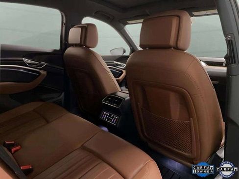 Used 2022 Audi e-tron Premium Plus w/ Premium Plus Package image 79