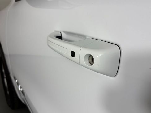 Used 2024 RAM 1500 Laramie image 12