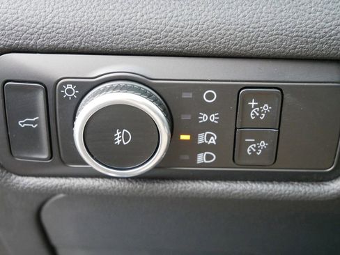 Used 2023 Ford Explorer Limited image 22