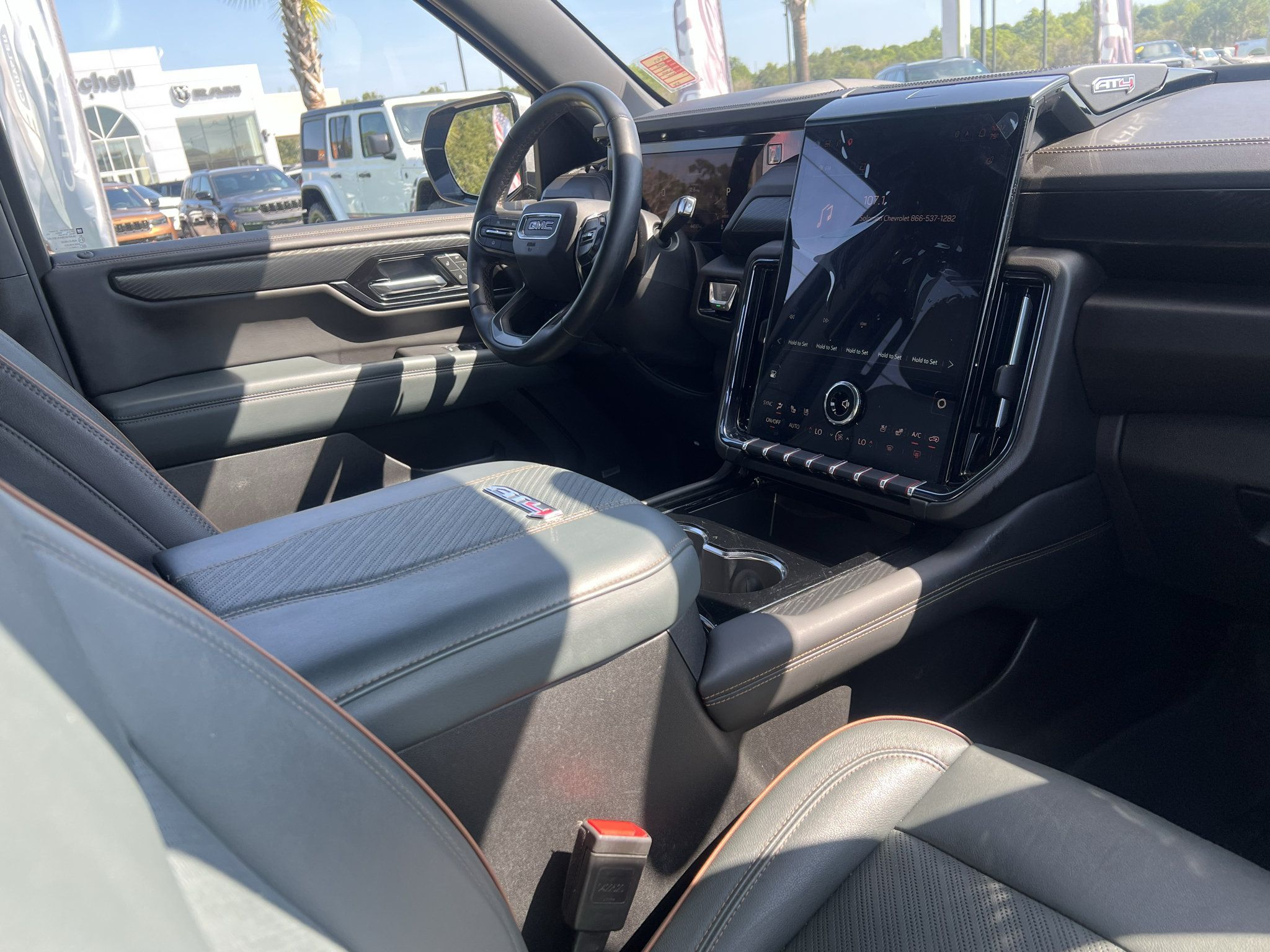 Used 2025 GMC Yukon AT4 w/ LPO, Get Active Package AWD/4WD image 17