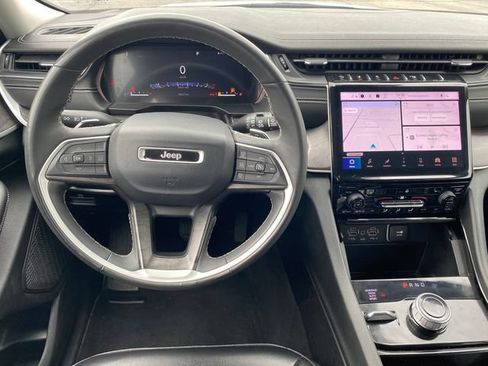 Used 2023 Jeep Grand Cherokee Limited AWD/4WD image 7