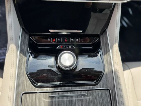 Used 2024 Jeep Wagoneer L Series II w/ Flexible Seating Group image 24