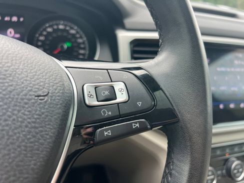 Used 2018 Volkswagen Atlas SEL FWD image 19