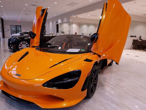 Used 2024 McLaren 750S Spider image 38