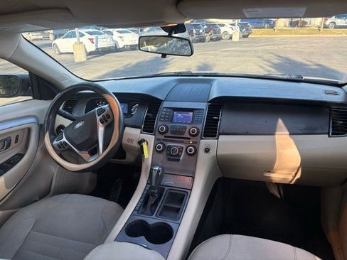 Used 2016 Ford Taurus SE image 23