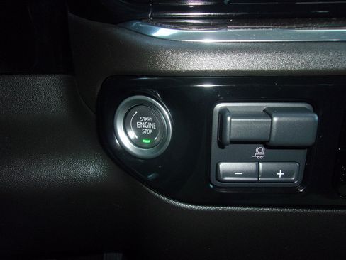 Used 2024 Chevrolet Silverado 2500 LT AWD/4WD image 22
