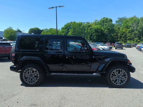 Used 2024 Jeep Wrangler High Altitude AWD/4WD image 7