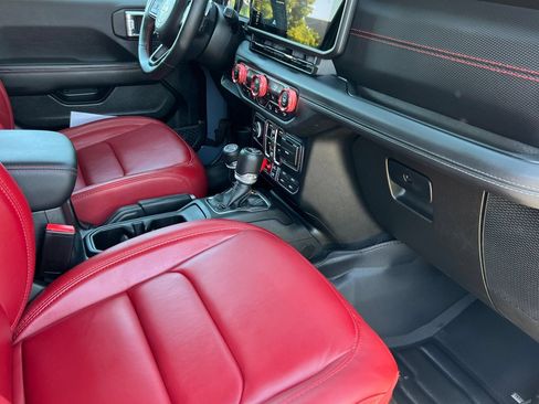 Used 2024 Jeep Wrangler Unlimited Rubicon 392 AWD/4WD image 18