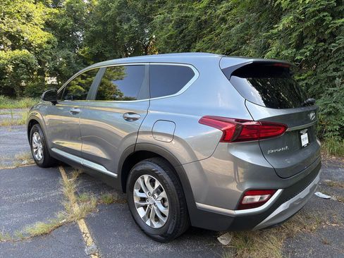 Used 2019 Hyundai Santa Fe SE FWD image 5