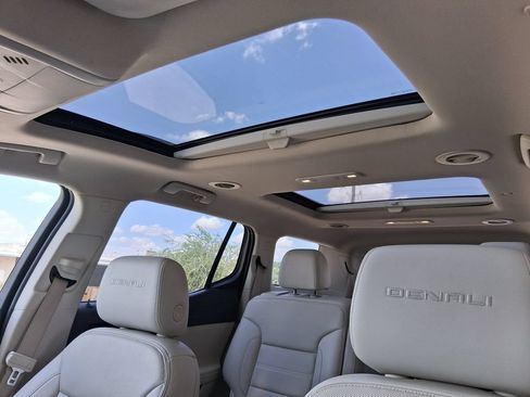 Used 2021 GMC Acadia Denali w/ Denali Technology Package FWD image 19