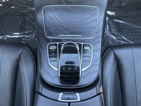 Used 2019 Mercedes-Benz E 300 4MATIC image 39