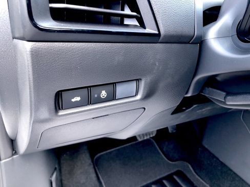 New 2026 Nissan Sentra SV w/ SV Convenience Package FWD image 18