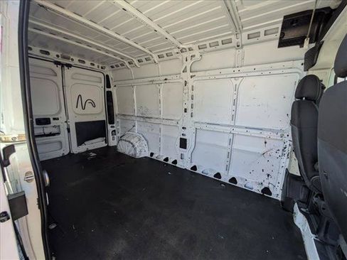 Used 2019 RAM ProMaster 2500 w/ Premium Appearance Group FWD image 17